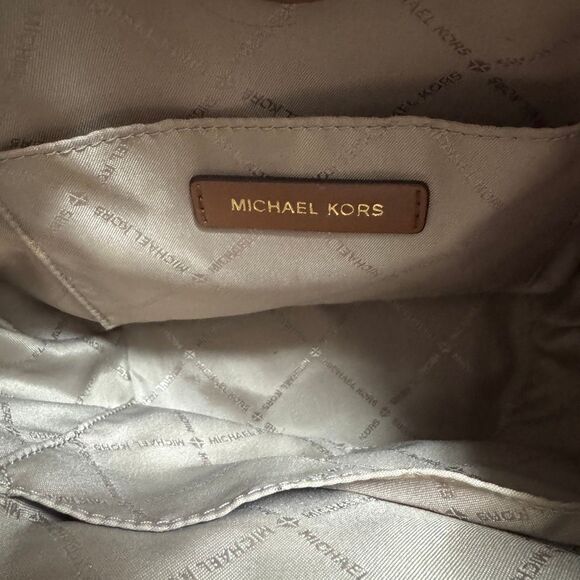 Michael Kors Samira Medium Chain Bucket Messenger Bag - Picture 5 of 9